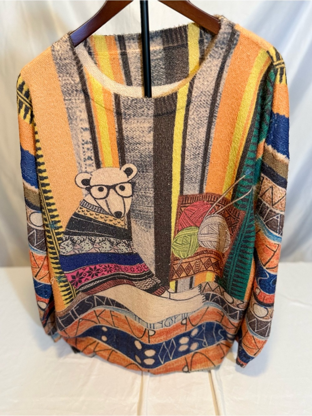 Woman’s Oversized Colorful Patterned Crewneck Sweater with Bear Motif (01)